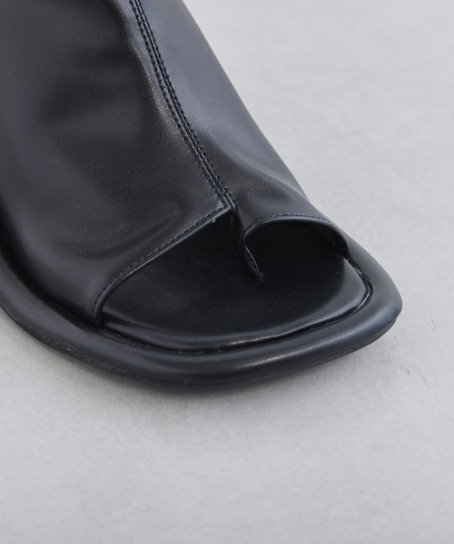 PUAL CE CIN（ピュアルセシン）の「チャンキーヒールトングサンダル（その他シューズ・レディース・ブラック・MEDIUM/LARGE）」の14枚目の写真