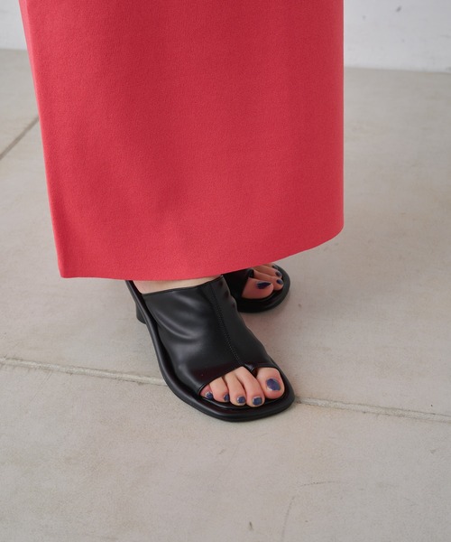 PUAL CE CIN（ピュアルセシン）の「チャンキーヒールトングサンダル（その他シューズ・レディース・ブラック・MEDIUM/LARGE）」の5枚目の写真