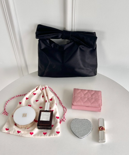 Loueme（ルエム）の「リボンハンドルサテンバッグ（ハンドバッグ・レディース・ベージュ/ブラック/ピンク・FREE）」の9枚目の写真