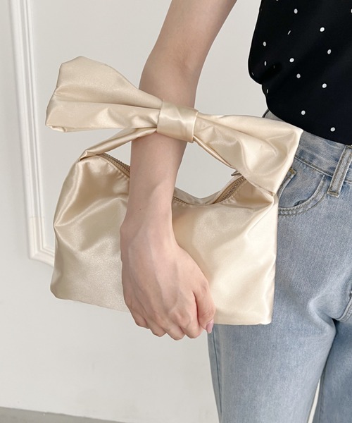 Loueme（ルエム）の「リボンハンドルサテンバッグ（ハンドバッグ・レディース・ベージュ/ブラック/ピンク・FREE）」の15枚目の写真