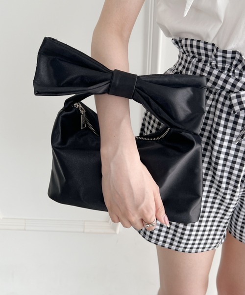 Loueme（ルエム）の「リボンハンドルサテンバッグ（ハンドバッグ・レディース・ベージュ/ブラック/ピンク・FREE）」の11枚目の写真