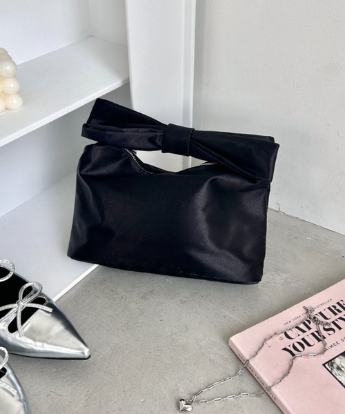 Loueme（ルエム）の「リボンハンドルサテンバッグ（ハンドバッグ・レディース・ベージュ/ブラック/ピンク・FREE）」の18枚目の写真