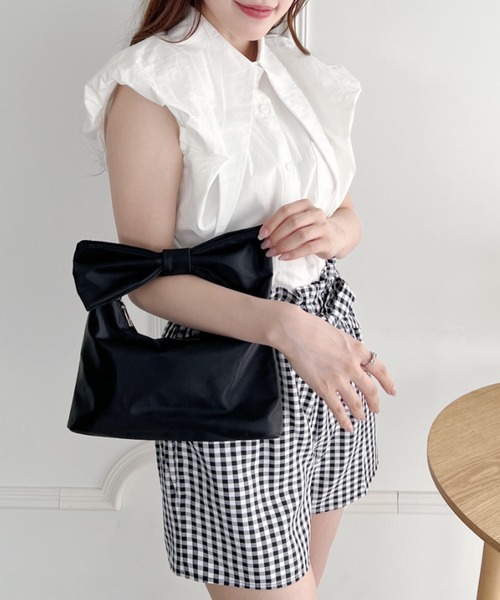 Loueme（ルエム）の「リボンハンドルサテンバッグ（ハンドバッグ・レディース・ベージュ/ブラック/ピンク・FREE）」の12枚目の写真