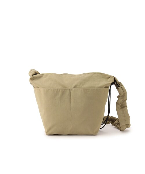 SHOO・LA・RUE（シューラルー）の「◆【撥水】ギャザーミニショルダーバッグ（ショルダーバッグ・レディース・カーキ/ブラック/グレー・00）」の3枚目の写真