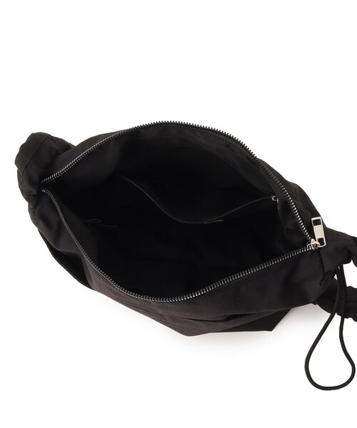 SHOO・LA・RUE（シューラルー）の「◆【撥水】ギャザーミニショルダーバッグ（ショルダーバッグ・レディース・カーキ/ブラック/グレー・00）」の11枚目の写真