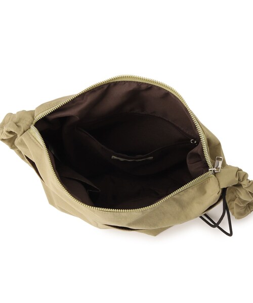 SHOO・LA・RUE（シューラルー）の「◆【撥水】ギャザーミニショルダーバッグ（ショルダーバッグ・レディース・カーキ/ブラック/グレー・00）」の12枚目の写真