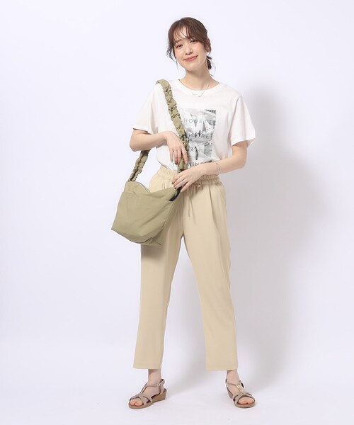 SHOO・LA・RUE（シューラルー）の「◆【撥水】ギャザーミニショルダーバッグ（ショルダーバッグ・レディース・カーキ/ブラック/グレー・00）」の18枚目の写真