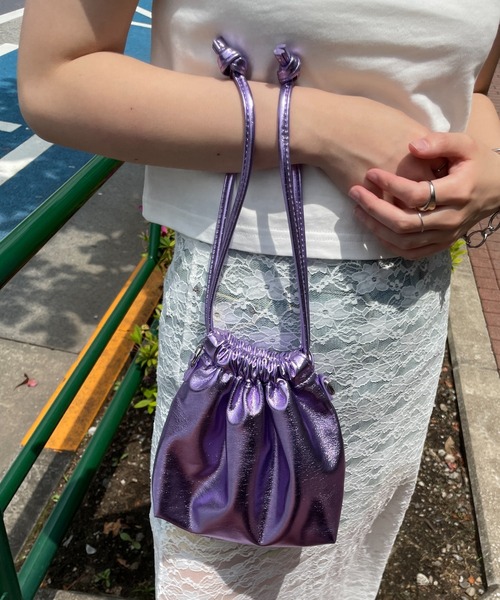 WEGO(ウィゴー)の「WEGO/巾着チェーンショルダー(ショルダーバッグ・レディース・シルバー/サックスブルー/ダークグレー/ブラック系その他/その他1/その他2/その他3/パープル/ブラック/その他4/その他7/その他8/その他9/その他10/その他11/その他5・FREE)」の5枚目の写真