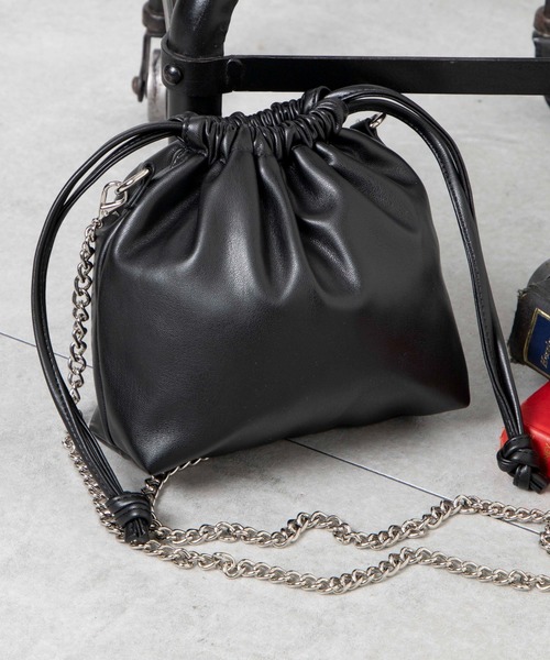 WEGO(ウィゴー)の「WEGO/巾着チェーンショルダー(ショルダーバッグ・レディース・シルバー/サックスブルー/ダークグレー/ブラック系その他/その他1/その他2/その他3/パープル/ブラック/その他4/その他7/その他8/その他9/その他10/その他11/その他5・FREE)」の2枚目の写真