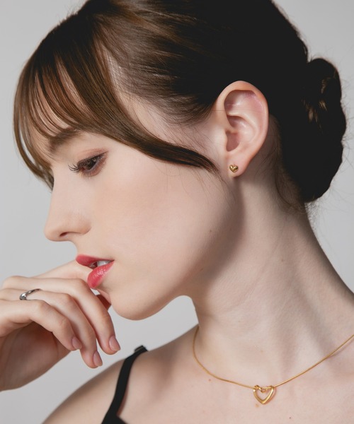 【SELF-PORTRAIT】ゴールドハートリッジピアス/関税込 ゴールド]ハートフープイヤリング – CENE
