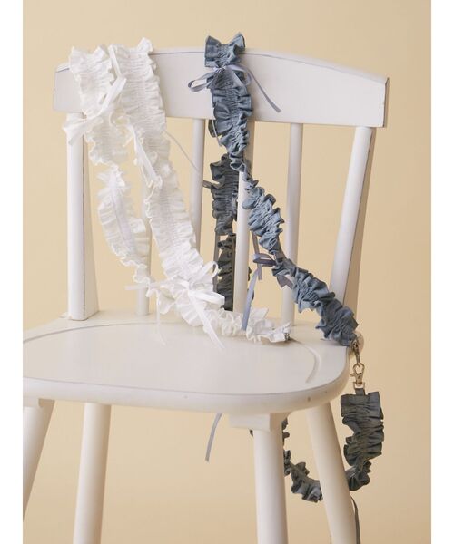 merry jenny（メリージェニー）の「フリルリボンマルチストラップ（スマホグッズ・レディース・ブラック/ピンク/オフホワイト/ブルー・FREE）」の3枚目の写真