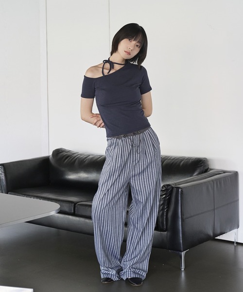 UNE MANSION（ユヌマンション）の「[UNE ORIGINAL]ワンオフショルダーチョーカーリボンTシャツカットソー（Tシャツ/カットソー・レディース・チャコール/ネイビー/ブラック/ピンク/アイボリー/ダークネイビー・FREE）」の11枚目の写真