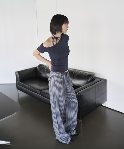 UNE MANSION（ユヌマンション）の「[UNE ORIGINAL]ワンオフショルダーチョーカーリボンTシャツカットソー（Tシャツ/カットソー・レディース・チャコール/ネイビー/ブラック/ピンク/アイボリー/ダークネイビー・FREE）」の14枚目の写真
