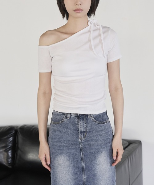 UNE MANSION（ユヌマンション）の「[UNE ORIGINAL]ワンオフショルダーチョーカーリボンTシャツカットソー（Tシャツ/カットソー・レディース・チャコール/ネイビー/ブラック/ピンク/アイボリー/ダークネイビー・FREE）」の8枚目の写真