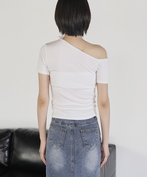 UNE MANSION（ユヌマンション）の「[UNE ORIGINAL]ワンオフショルダーチョーカーリボンTシャツカットソー（Tシャツ/カットソー・レディース・チャコール/ネイビー/ブラック/ピンク/アイボリー/ダークネイビー・FREE）」の10枚目の写真