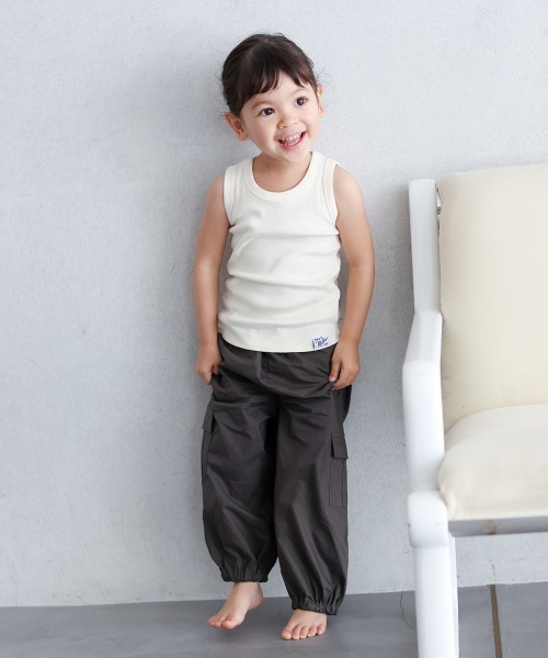 ooju（オージュ）の「【ooju】パラシュートパンツ（カーゴパンツ・キッズ・チャコールグレー/ベージュ・4/3/2/1）」の3枚目の写真