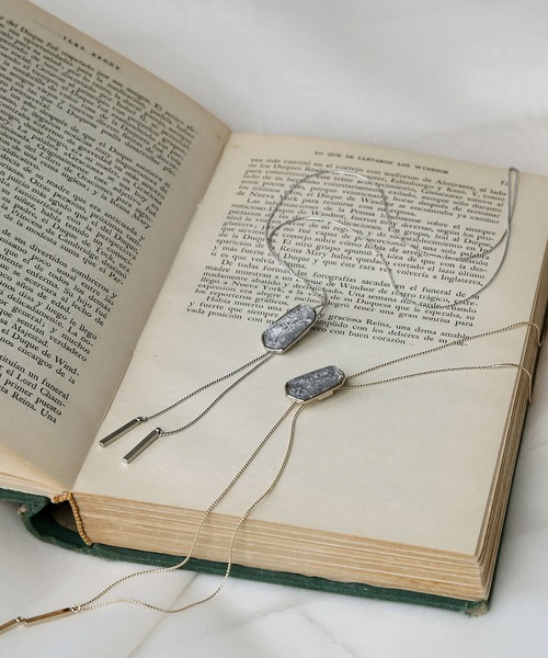 colleca la（コレカラ）の「スリムチェーンループタイ（ネックレス・レディース・ゴールド/シルバー・FREE）」の7枚目の写真