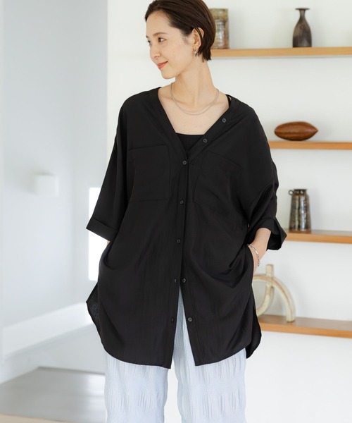 LEPSIM（レプシィム）の「Vネックワイドシャツチュニックワンピース　127477（ワンピース・レディース・グレイッシュベージュ/オフホワイト/ブラック/ピンク・FREE）」の22枚目の写真