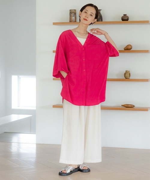 LEPSIM（レプシィム）の「Vネックワイドシャツチュニックワンピース　127477（ワンピース・レディース・グレイッシュベージュ/オフホワイト/ブラック/ピンク・FREE）」の5枚目の写真