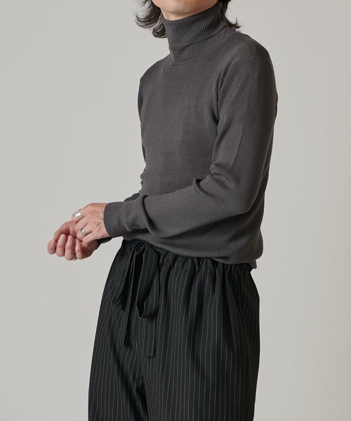 Lui's（ルイス）の「スリムタートルニット（ニット/セーター・メンズ・チャコールグレー/ブラック/ネイビー/ホワイト・S/M）」の7枚目の写真