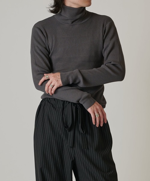 Lui's（ルイス）の「スリムタートルニット（ニット/セーター・メンズ・チャコールグレー/ブラック/ネイビー/ホワイト・S/M）」の8枚目の写真