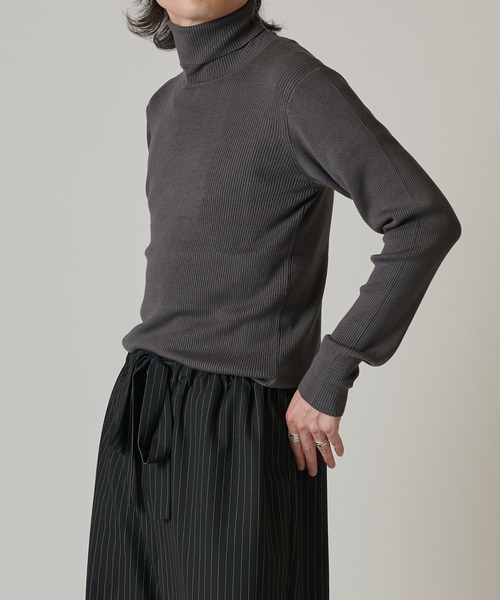 Lui's（ルイス）の「スリムタートルニット（ニット/セーター・メンズ・チャコールグレー/ブラック/ネイビー/ホワイト・S/M）」の9枚目の写真