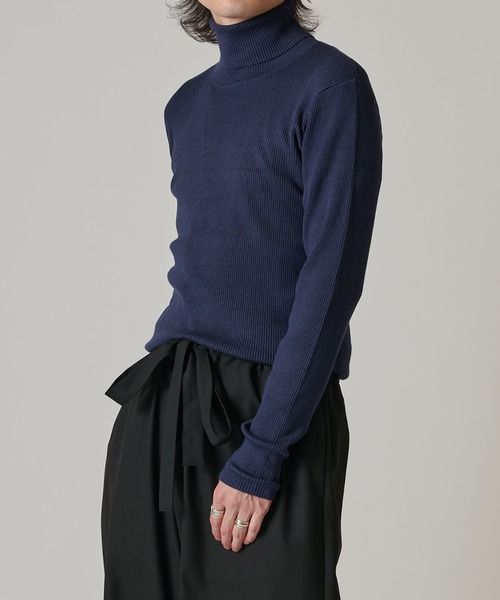 Lui's（ルイス）の「スリムタートルニット（ニット/セーター・メンズ・チャコールグレー/ブラック/ネイビー/ホワイト・S/M）」の13枚目の写真