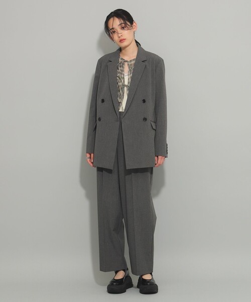 Ray BEAMS（レイビームス）の「シャークスキン 1タック パンツ（その他パンツ・レディース・シルバー/ダークブラウン・0/1）」の3枚目の写真