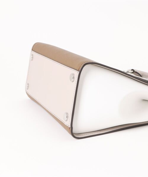 MICHAEL KORS（マイケルコース）の「MARILYN カラーブロック サッチェル ミディアム（ハンドバッグ・レディース・ベージュ系その他・FREE）」の8枚目の写真