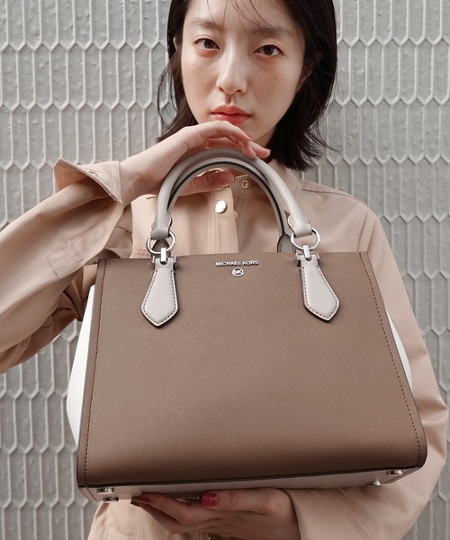 MICHAEL KORS（マイケルコース）の「MARILYN カラーブロック サッチェル ミディアム（ハンドバッグ・レディース・ベージュ系その他・FREE）」の10枚目の写真