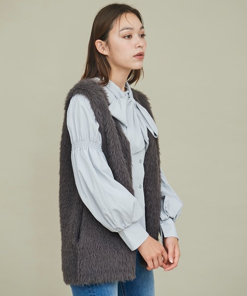 31 Sons de mode（トランテアン　ソン　ドゥ　モード）の「ニットファージレ（ベスト・レディース・オフホワイト/チャコールグレー・フリー）」の4枚目の写真