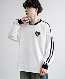 オーバーサイズ袖ライン入りモノトーンリンガー長袖Tシャツ