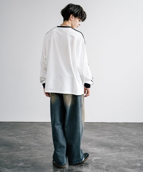 Rocky Monroe(ロッキーモンロー)の「オーバーサイズ袖ライン入りモノトーンリンガー長袖Tシャツ(Tシャツ/カットソー・メンズ・ホワイト系/ブラック/ブラック系/ホワイト・XL/L/M)」の8枚目の写真