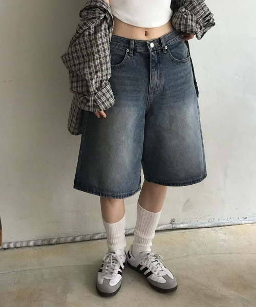 BEIDELLI（ベイデリー）の「[BELLIDE MADE] コットンバミューダデニムパンツ（デニムパンツ・レディース・ブルー・SMALL/MEDIUM/LARGE）」の5枚目の写真
