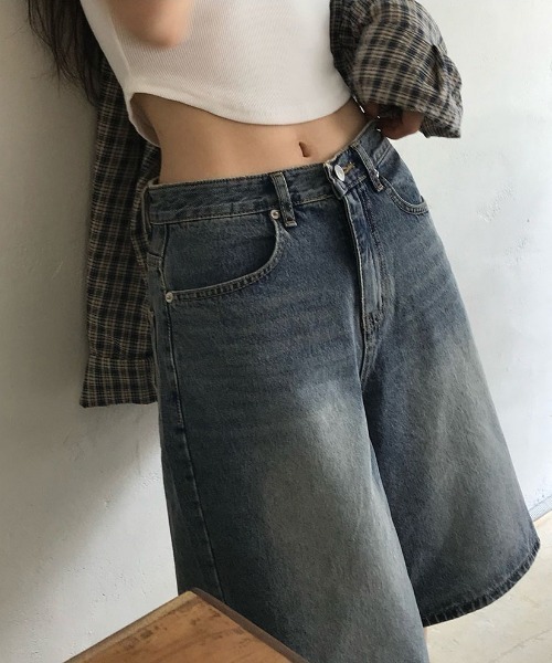 BEIDELLI（ベイデリー）の「[BELLIDE MADE] コットンバミューダデニムパンツ（デニムパンツ・レディース・ブルー・SMALL/MEDIUM/LARGE）」の9枚目の写真