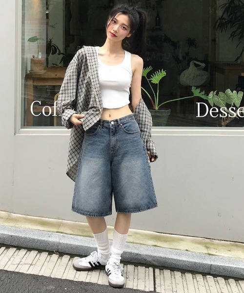BEIDELLI（ベイデリー）の「[BELLIDE MADE] コットンバミューダデニムパンツ（デニムパンツ・レディース・ブルー・SMALL/MEDIUM/LARGE）」の3枚目の写真