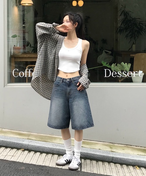 BEIDELLI（ベイデリー）の「[BELLIDE MADE] コットンバミューダデニムパンツ（デニムパンツ・レディース・ブルー・SMALL/MEDIUM/LARGE）」の2枚目の写真