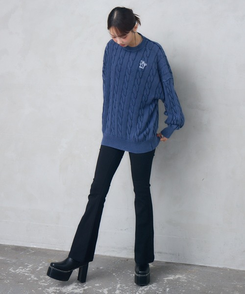 ENVYM(アンビー)の「ピグメントケーブルニット(ニット/セーター・レディース・ブラウン/ネイビー/ブラック・FREE)」の16枚目の写真