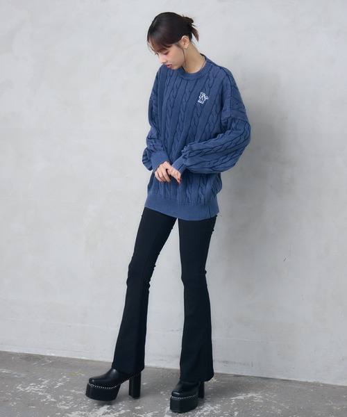 ENVYM(アンビー)の「ピグメントケーブルニット(ニット/セーター・レディース・ブラウン/ネイビー/ブラック・FREE)」の17枚目の写真