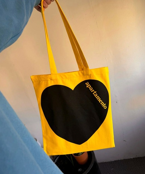 bonjour records（ボンジュールレコーズ）の「【apartamento/アパルタメント】 Heart Tote Bag ハートコットンキャンバストートバッグ（トートバッグ・メンズ・サックスブルー/イエロー・FREE）」の9枚目の写真