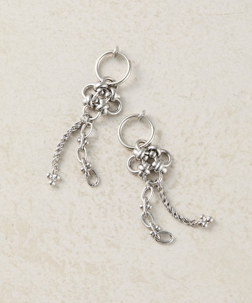 COLONY 2139（コロニートゥーワンスリーナイン）の「チャイナボタン風イヤリング（イヤリング・レディース・ゴールド/シルバー・FREE）」の4枚目の写真