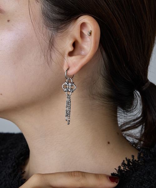 COLONY 2139（コロニートゥーワンスリーナイン）の「チャイナボタン風イヤリング（イヤリング・レディース・ゴールド/シルバー・FREE）」の6枚目の写真