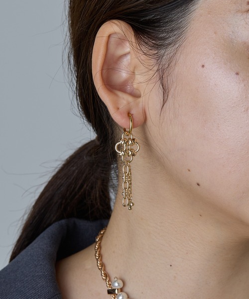 COLONY 2139（コロニートゥーワンスリーナイン）の「チャイナボタン風イヤリング（イヤリング・レディース・ゴールド/シルバー・FREE）」の14枚目の写真