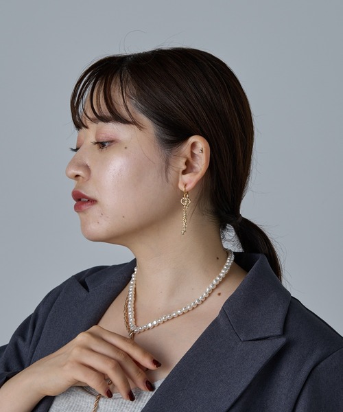 COLONY 2139（コロニートゥーワンスリーナイン）の「チャイナボタン風イヤリング（イヤリング・レディース・ゴールド/シルバー・FREE）」の16枚目の写真