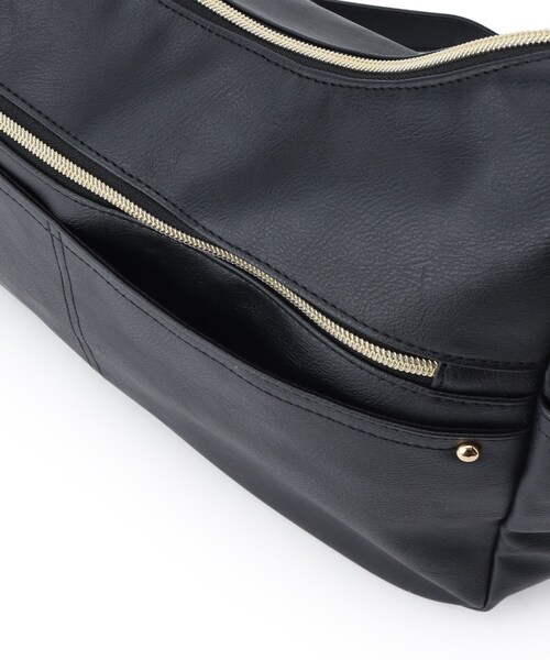 SHOO・LA・RUE（シューラルー）の「◆横長だから荷物の出し入れがしやすい サイドポケット ショルダーバッグ（ショルダーバッグ・レディース・ナチュラル/ブルー/ブラック・00）」の16枚目の写真