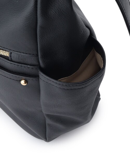 SHOO・LA・RUE（シューラルー）の「◆横長だから荷物の出し入れがしやすい サイドポケット ショルダーバッグ（ショルダーバッグ・レディース・ナチュラル/ブルー/ブラック・00）」の17枚目の写真