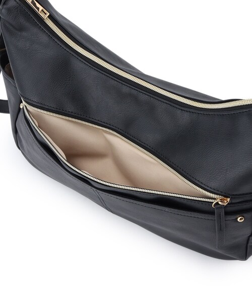 SHOO・LA・RUE（シューラルー）の「◆横長だから荷物の出し入れがしやすい サイドポケット ショルダーバッグ（ショルダーバッグ・レディース・ナチュラル/ブルー/ブラック・00）」の18枚目の写真