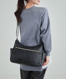 SHOO・LA・RUE | 横長だから荷物の出し入れがしやすい サイドポケット ショルダーバッグ(ショルダーバッグ)