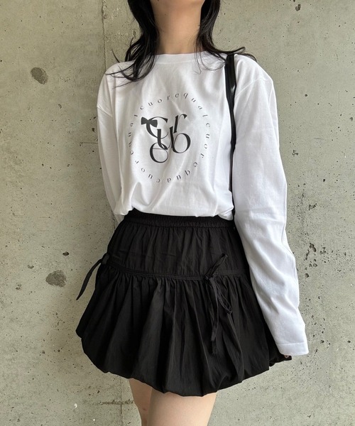 cuorequal(クオレコール)の「デザインロゴプリントロングTシャツ(Tシャツ/カットソー・レディース・ホワイト・MEDIUM)」の1枚目の写真