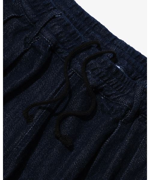 KEBOZ（ケボズ）の「SOFT DENIM EASY PANTS（デニムパンツ・メンズ・オフホワイト/ブルー・M/L/XL）」の8枚目の写真